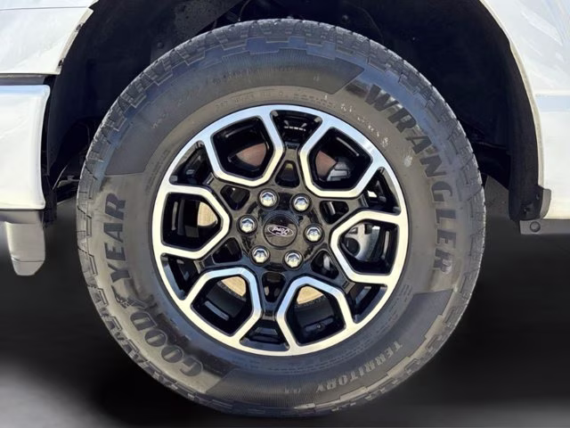 2023 Oxford White Ford F-150 XLT 4X4 Truck