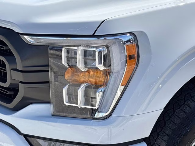 2023 Oxford White Ford F-150 XLT 4X4 Truck