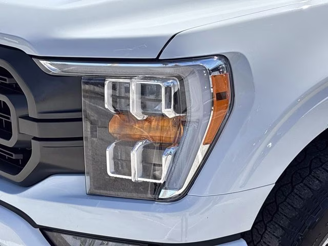 2023 Oxford White Ford F-150 XLT 4X4 Truck