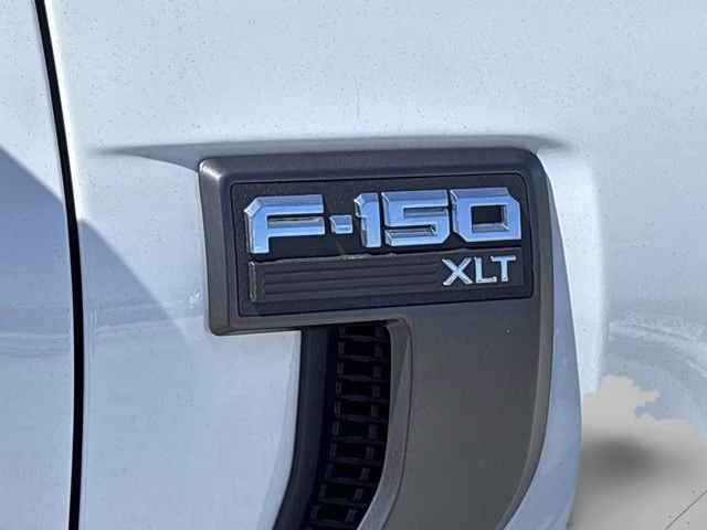 2023 Oxford White Ford F-150 XLT 4X4 Truck