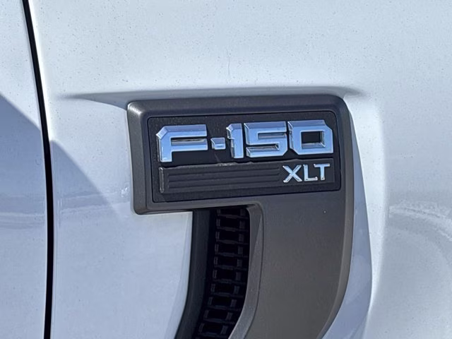 2023 Oxford White Ford F-150 XLT 4X4 Truck