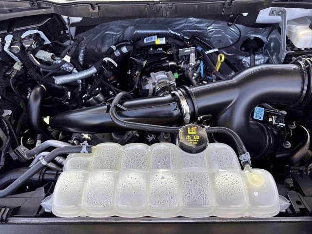 2023 Oxford White Ford F-150 XLT 4X4 Truck