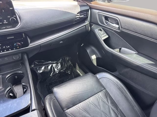 2021 Super Black Nissan Rogue Platinum FWD SUV