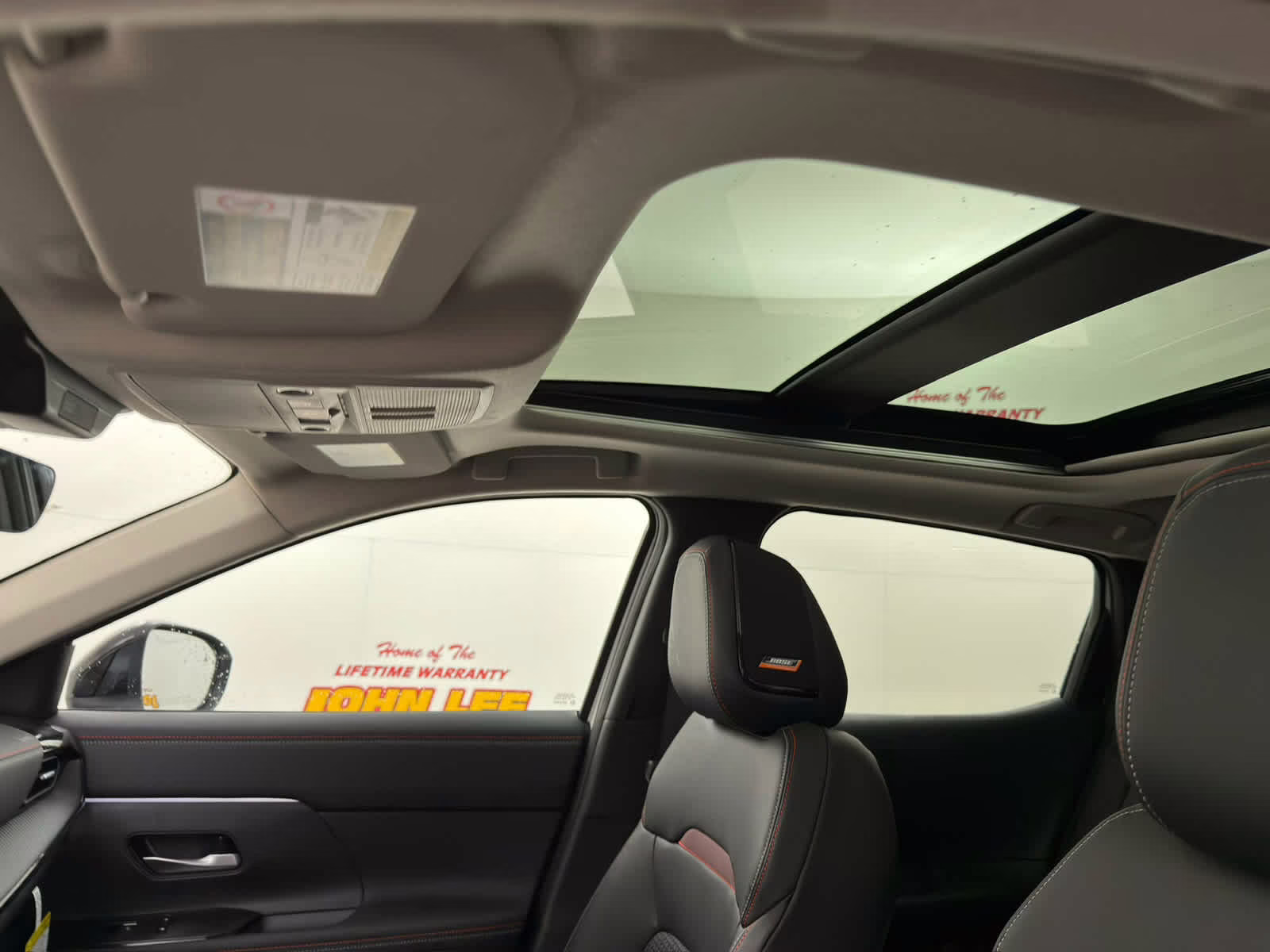 2026 Aspen White Tricoat/Super Black Nissan Kicks SR FWD SUV