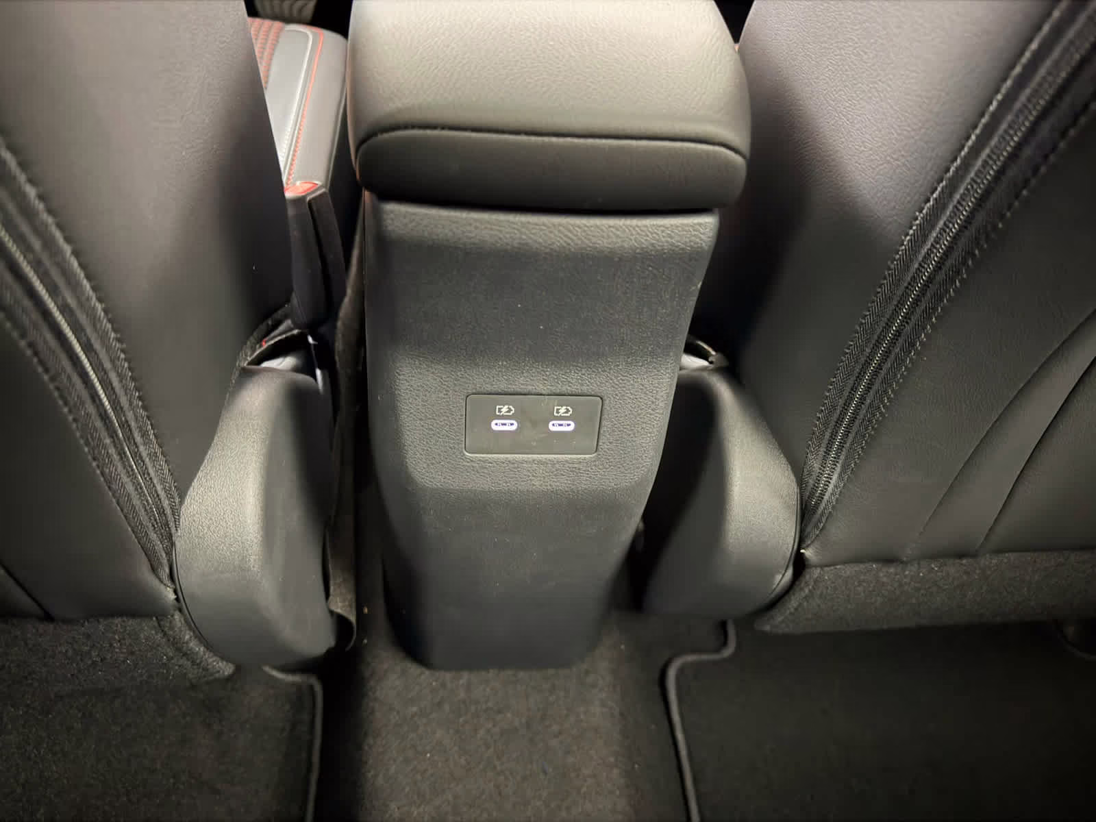 2026 Aspen White Tricoat/Super Black Nissan Kicks SR FWD SUV