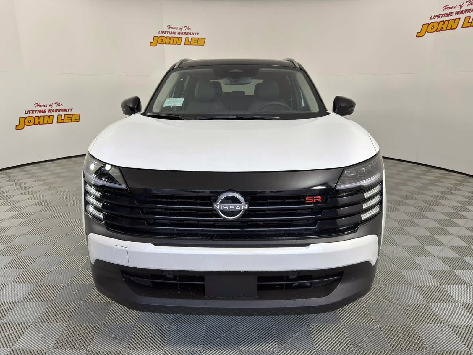 2026 Aspen White Tricoat/Super Black Nissan Kicks SR FWD SUV