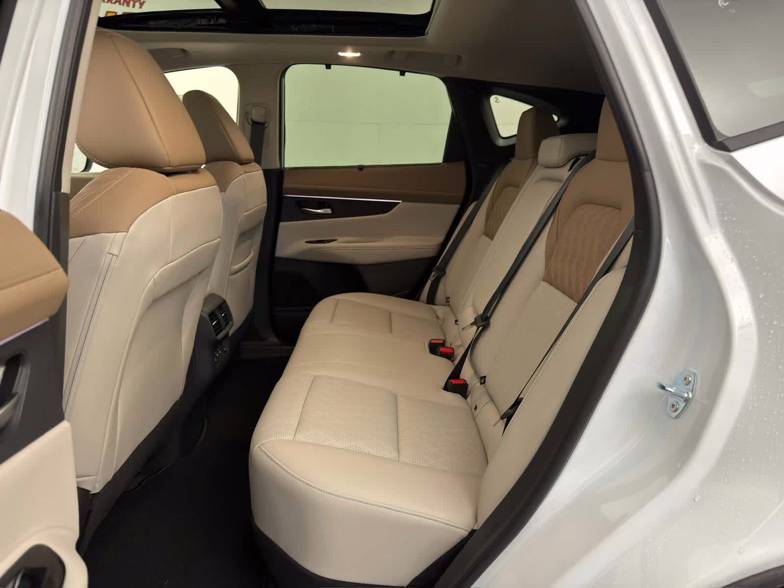 2026 Everest White Pearl Tricoat/Super Black Nissan Murano Platinum AWD SUV