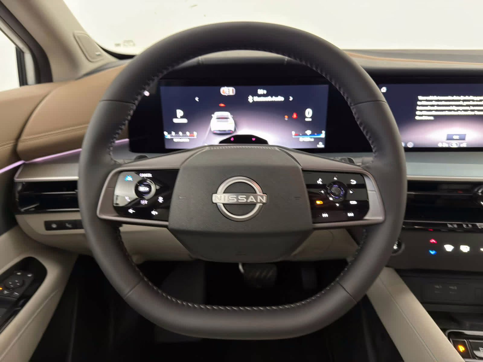 2026 Everest White Pearl Tricoat/Super Black Nissan Murano Platinum AWD SUV