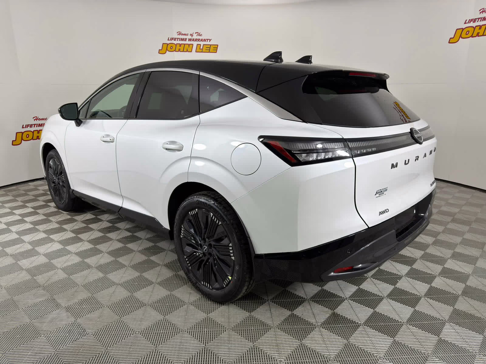 2026 Everest White Pearl Tricoat/Super Black Nissan Murano Platinum AWD SUV