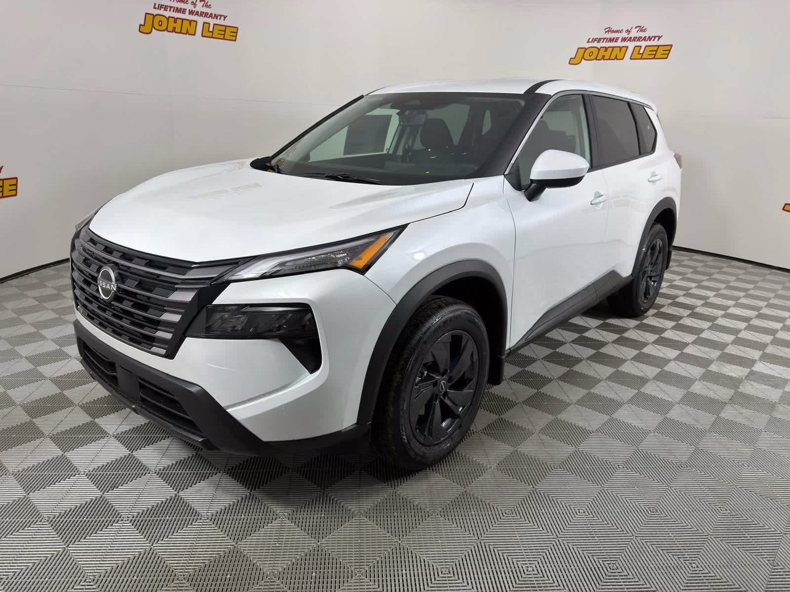 2026 Everest White Pearl Tricoat Nissan Rogue SV FWD SUV