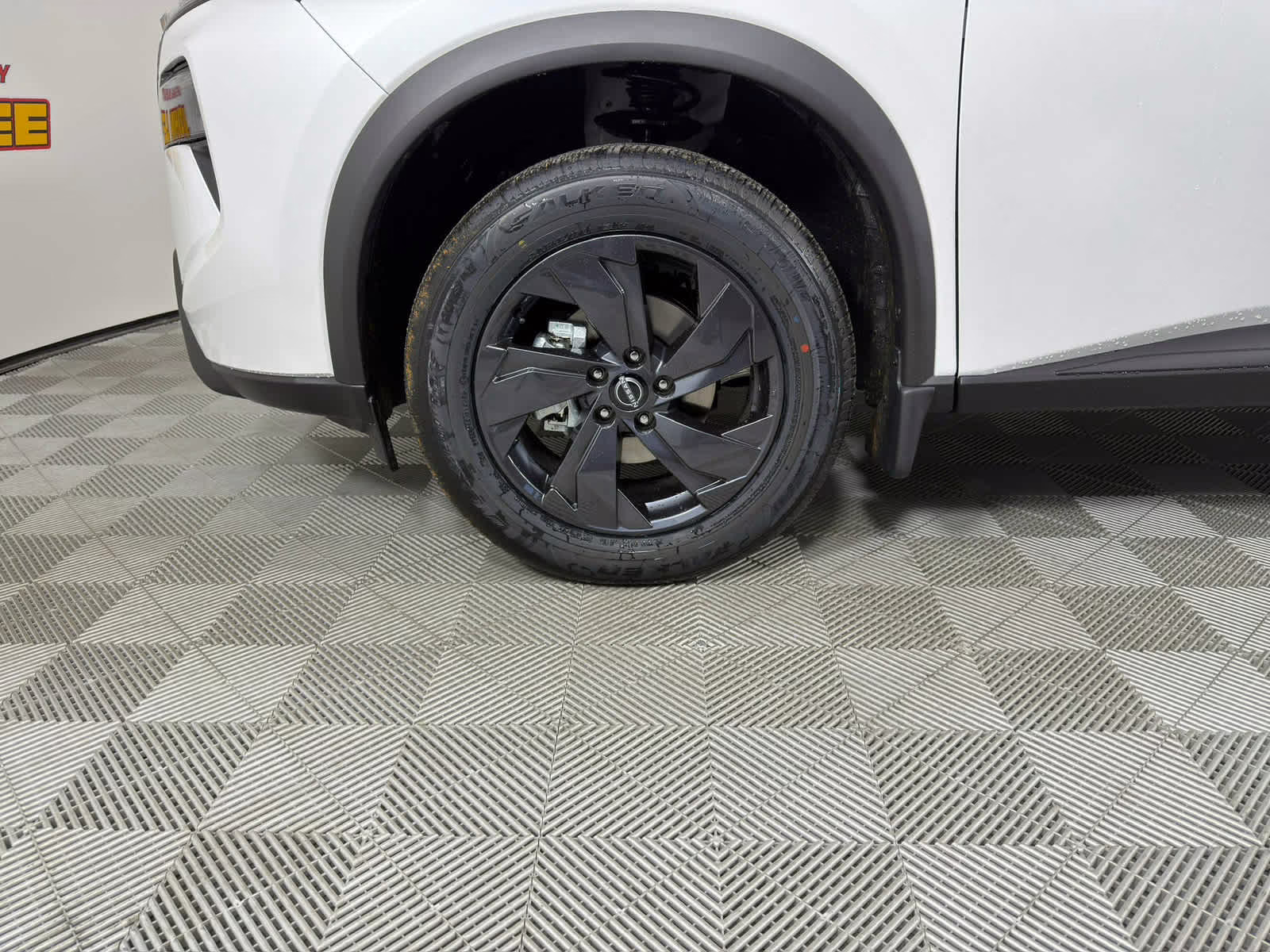 2026 Everest White Pearl Tricoat Nissan Rogue SV FWD SUV
