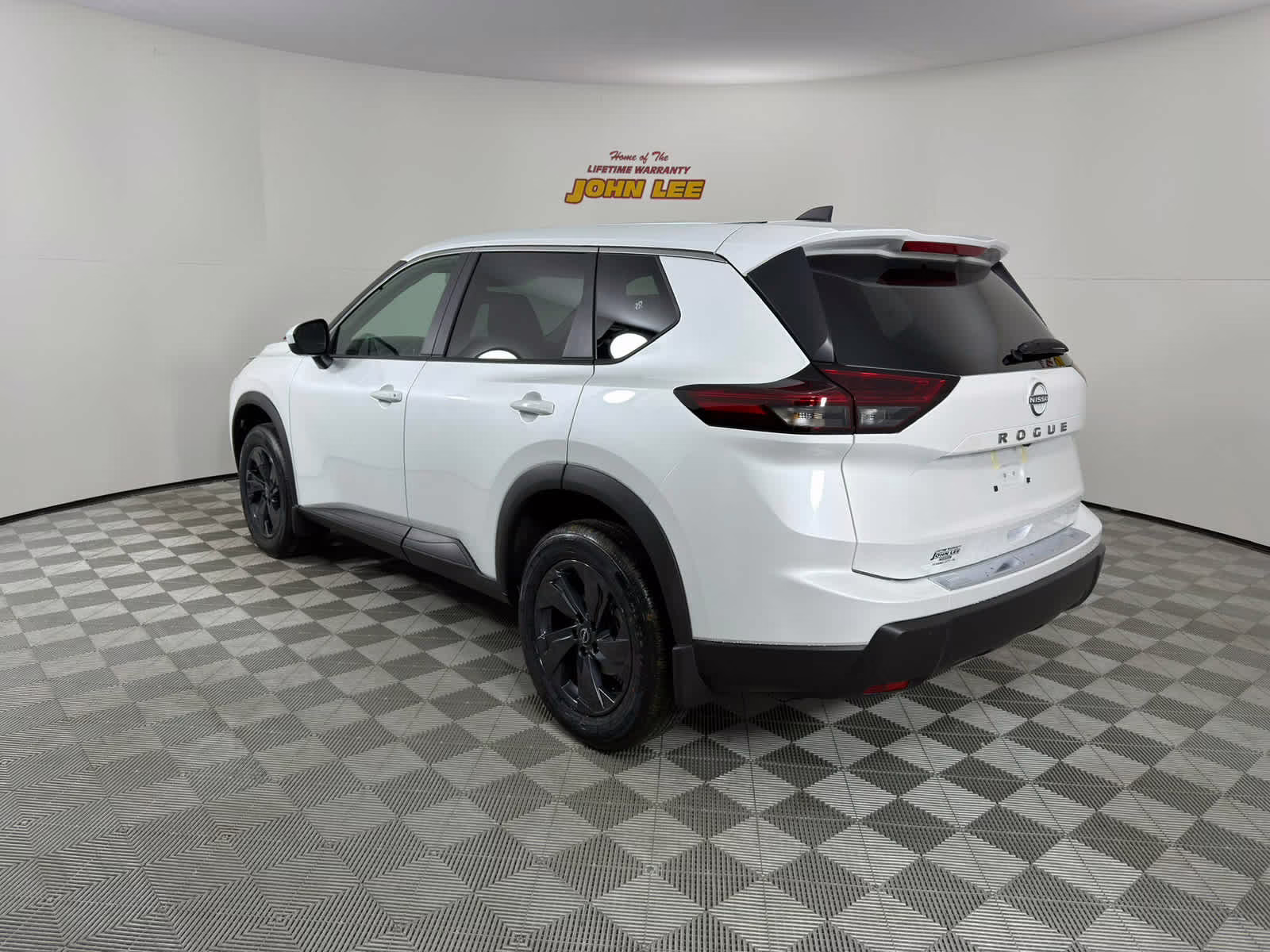 2026 Everest White Pearl Tricoat Nissan Rogue SV FWD SUV