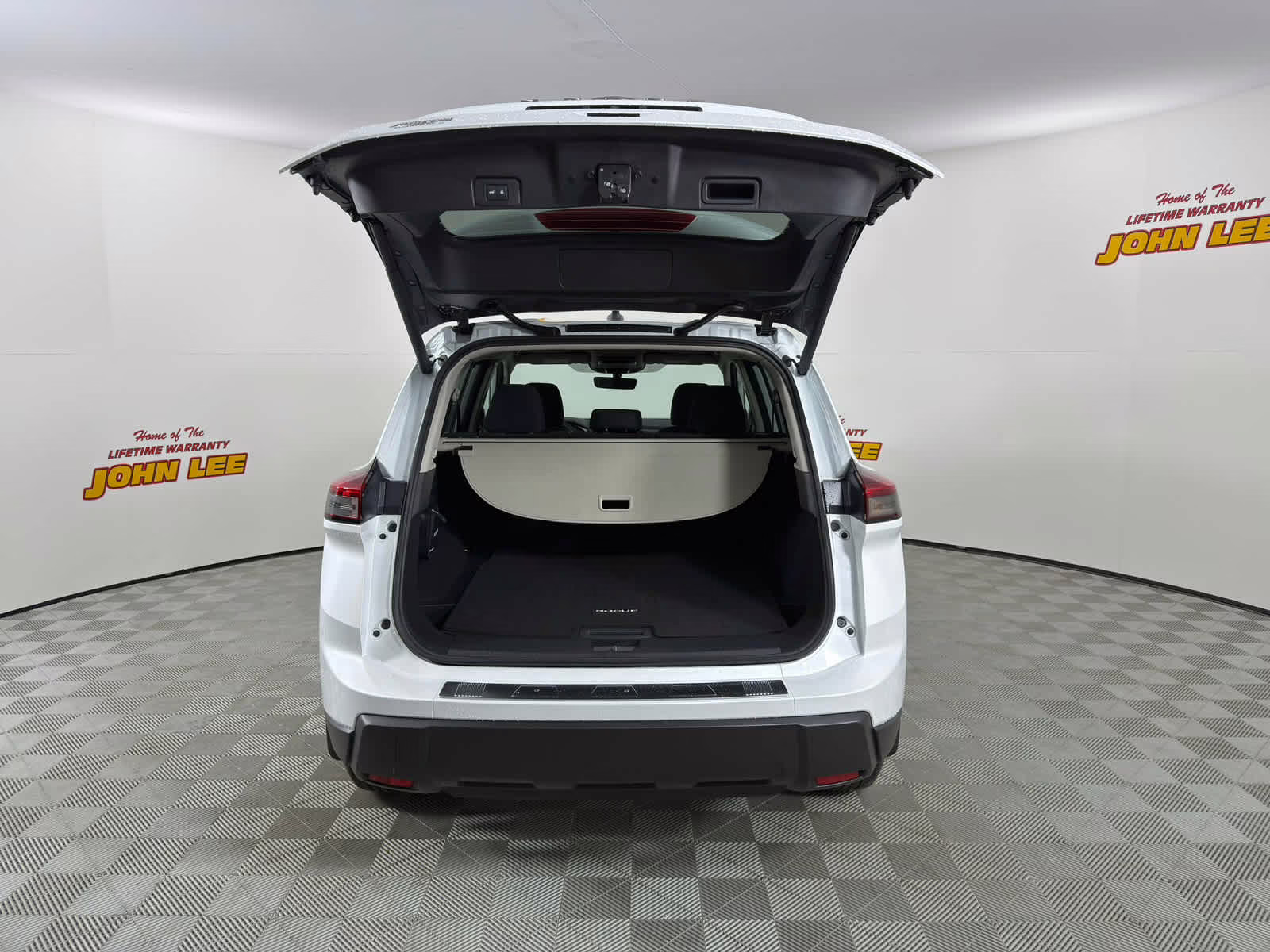 2026 Everest White Pearl Tricoat Nissan Rogue SV FWD SUV