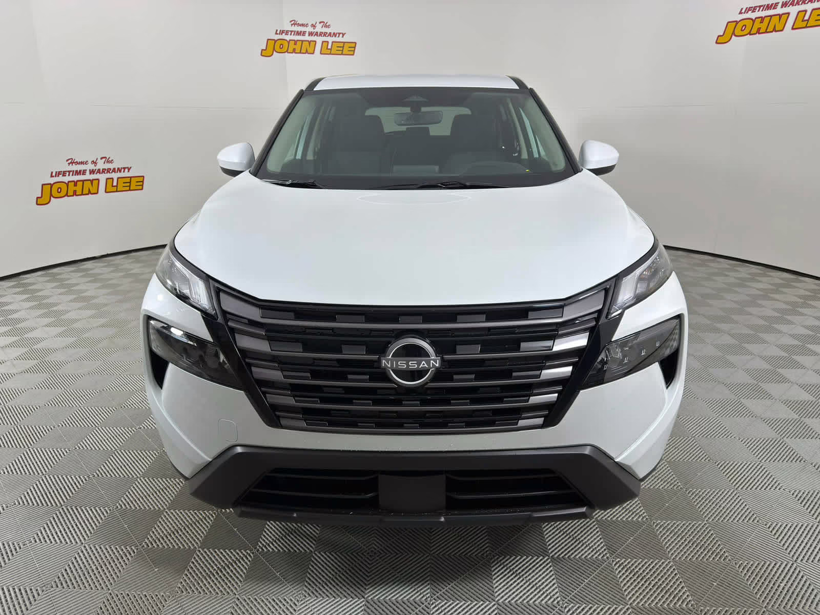 2026 Everest White Pearl Tricoat Nissan Rogue SV FWD SUV