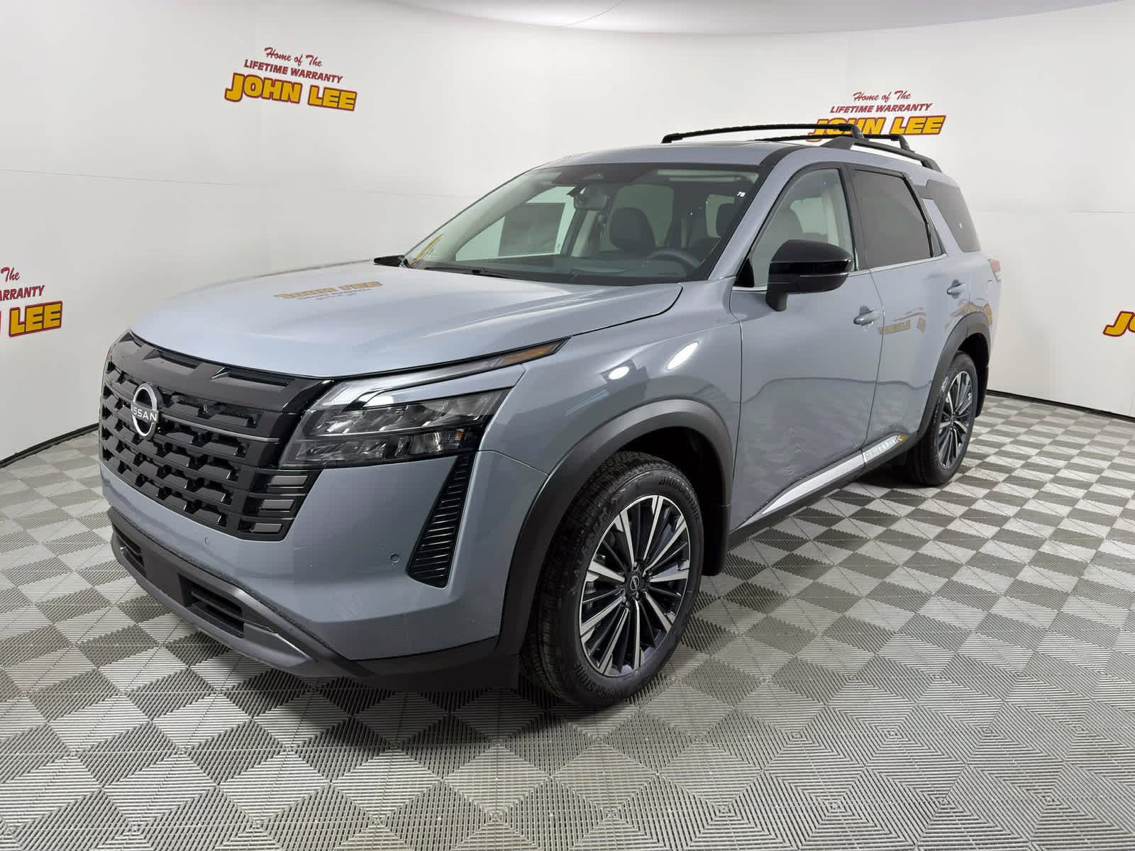 2026 Boulder Gray Pearl Nissan Pathfinder Platinum 4X4 SUV