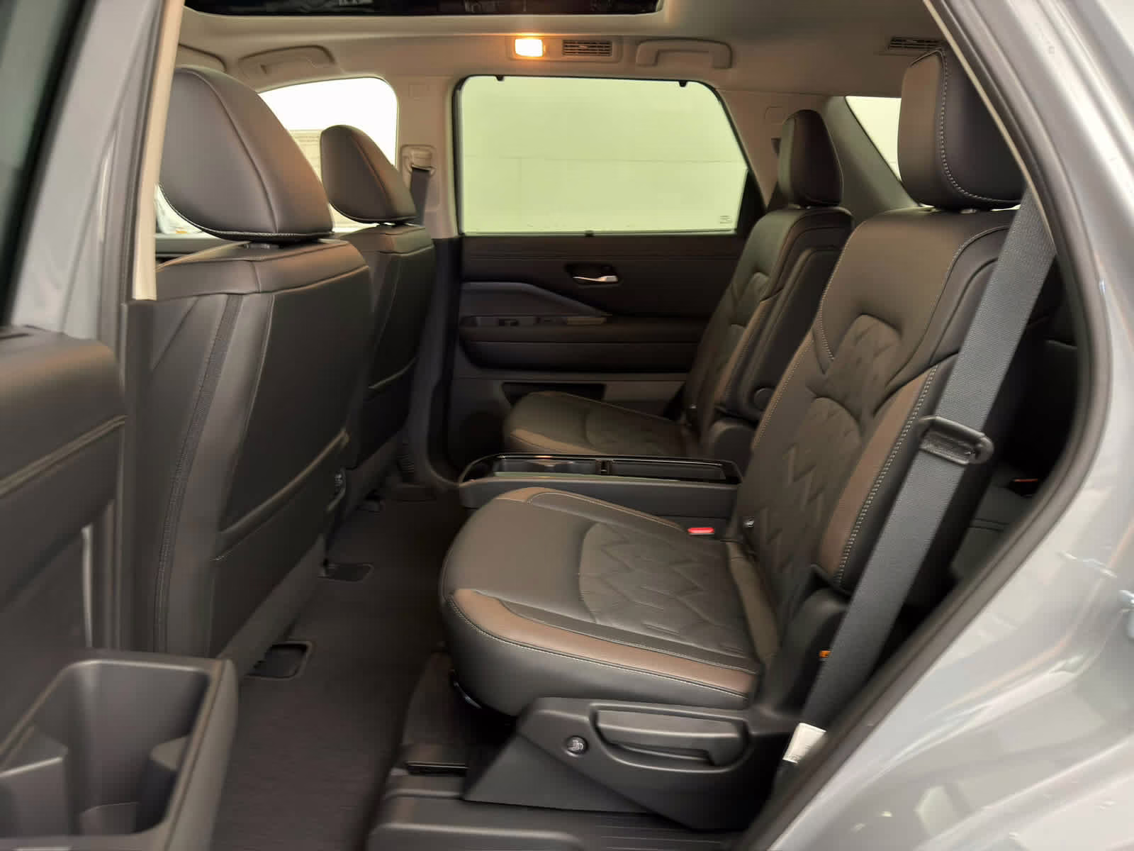 2026 Boulder Gray Pearl Nissan Pathfinder Platinum 4X4 SUV