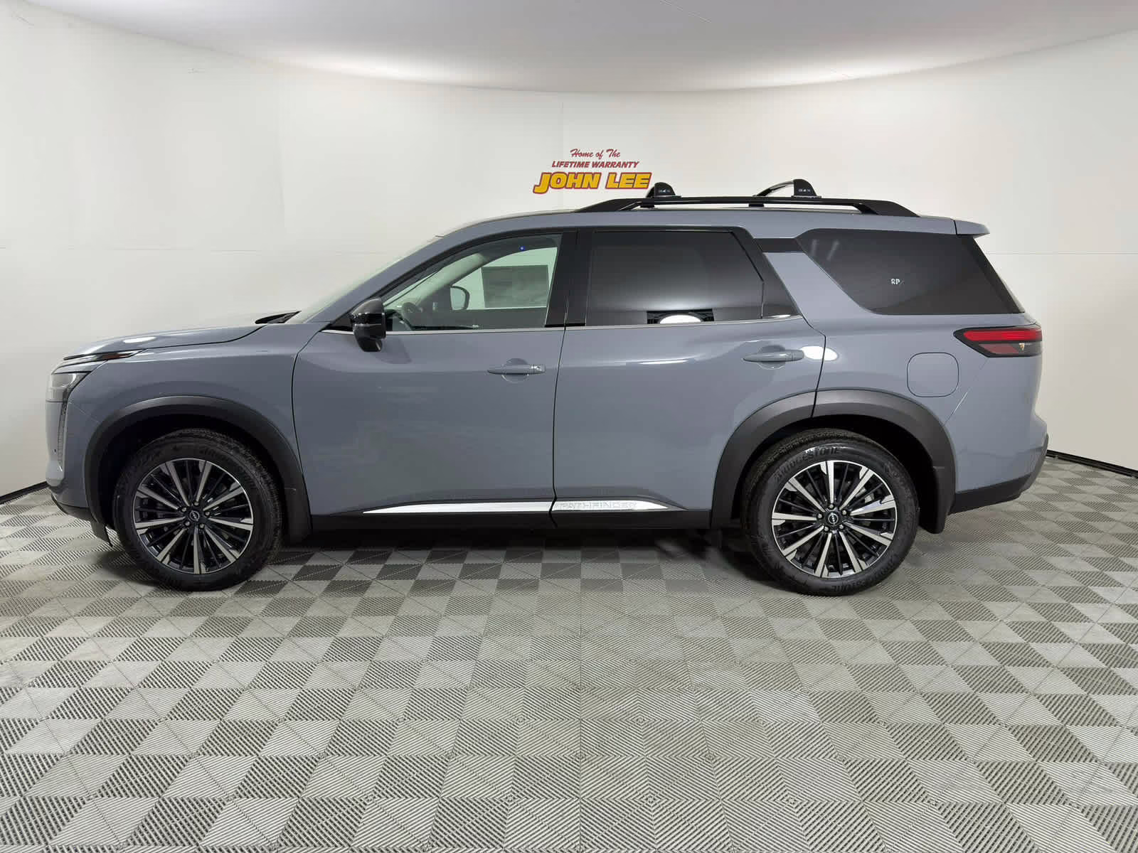 2026 Boulder Gray Pearl Nissan Pathfinder Platinum 4X4 SUV