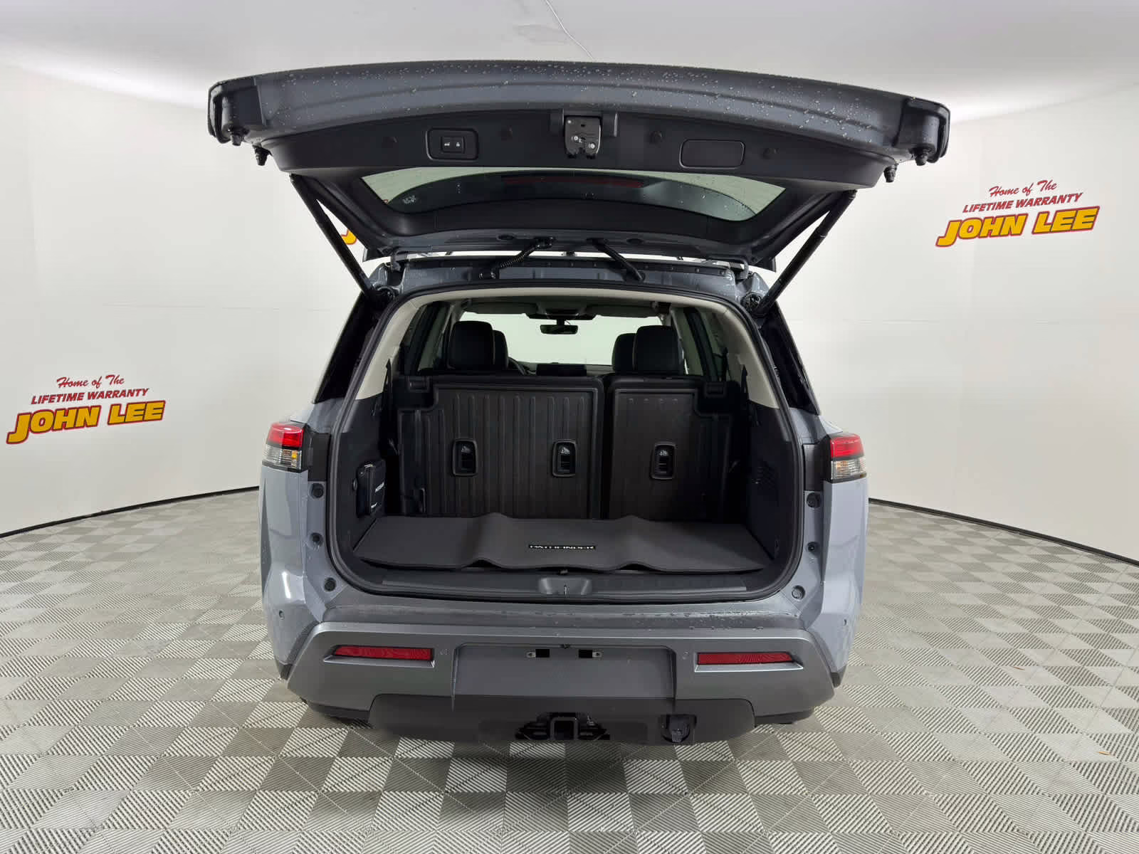 2026 Boulder Gray Pearl Nissan Pathfinder Platinum 4X4 SUV