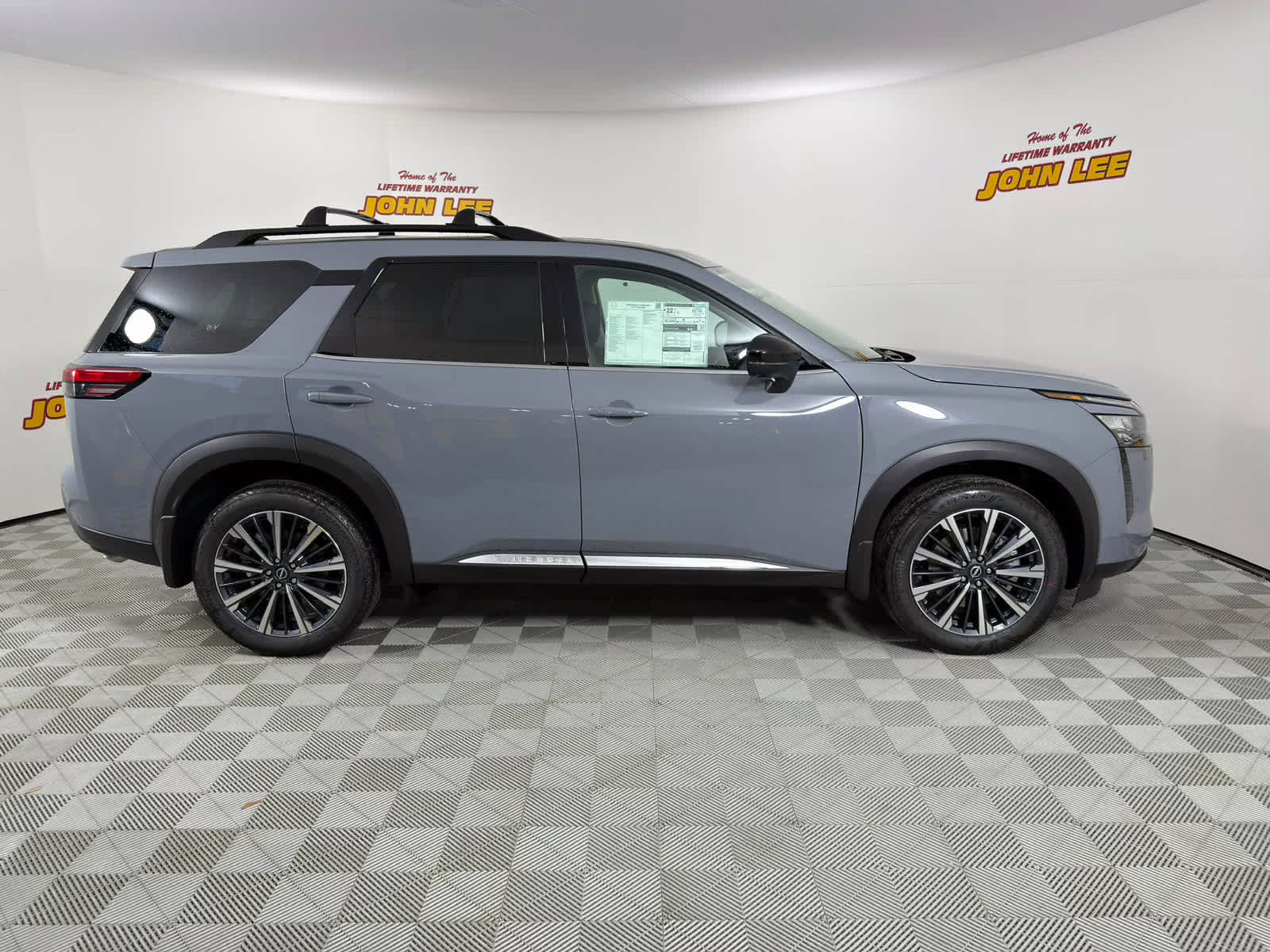 2026 Boulder Gray Pearl Nissan Pathfinder Platinum 4X4 SUV