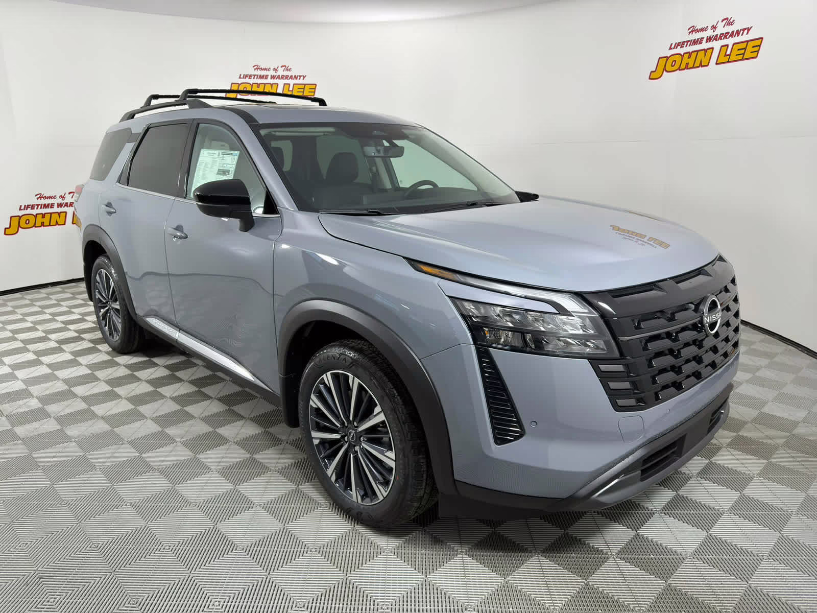 2026 Boulder Gray Pearl Nissan Pathfinder Platinum 4X4 SUV