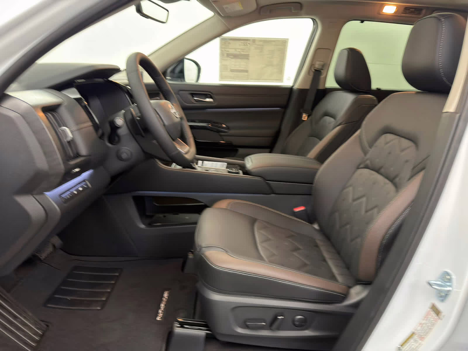 2026 Everest White Pearl Tricoat Nissan Pathfinder Platinum 4X4 SUV
