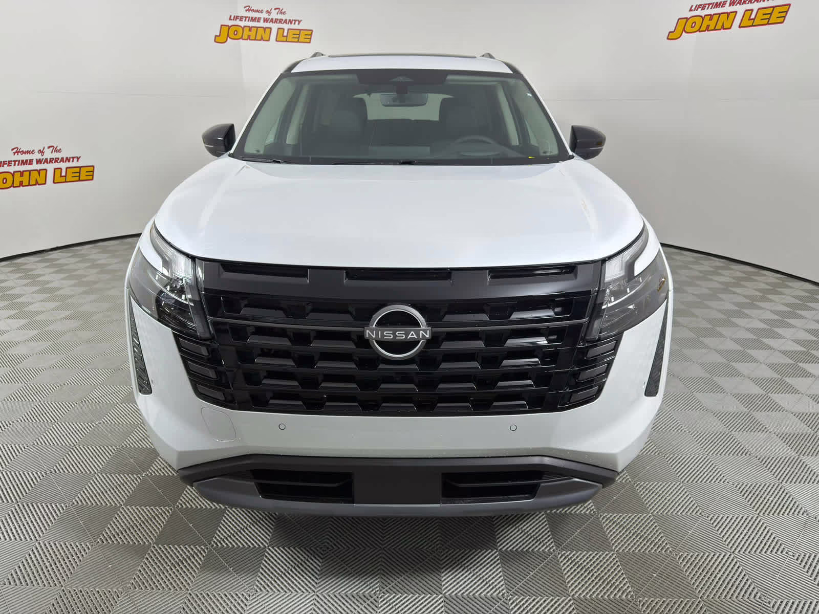 2026 Everest White Pearl Tricoat Nissan Pathfinder Platinum 4X4 SUV