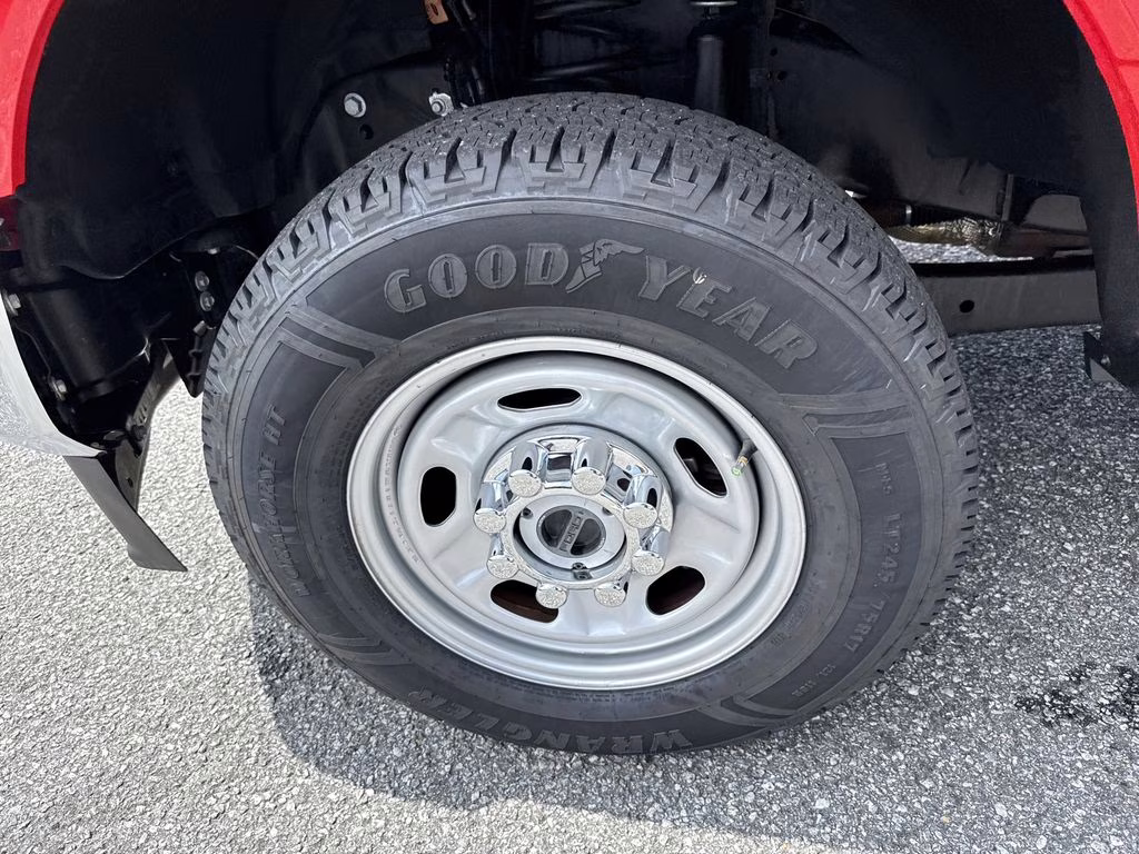 2022 Race Red Ford Super Duty F-350 SRW XL 4X4 Truck