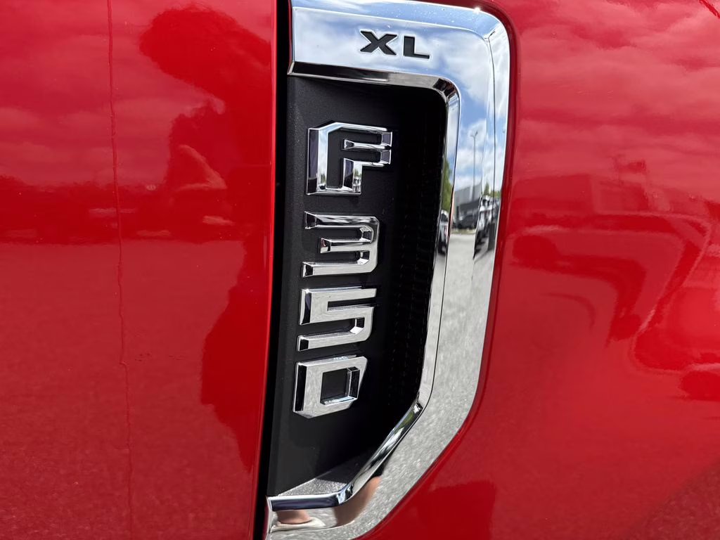 2022 Race Red Ford Super Duty F-350 SRW XL 4X4 Truck