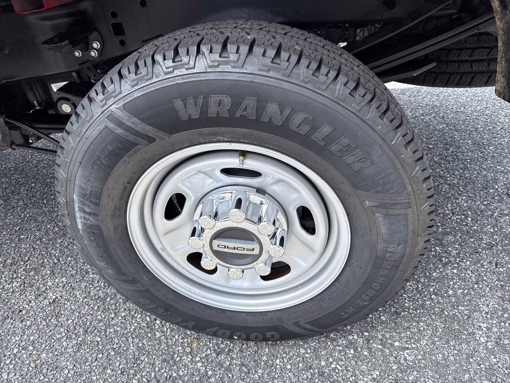 2022 Race Red Ford Super Duty F-350 SRW XL 4X4 Truck