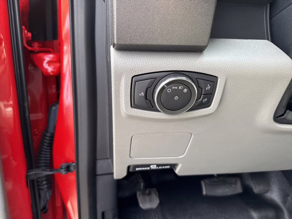 2022 Race Red Ford Super Duty F-350 SRW XL 4X4 Truck