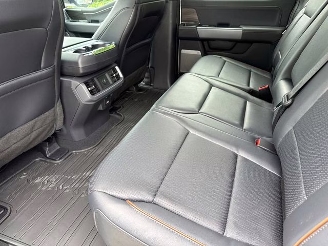 2026 Oxford White Ford F-150 Lariat 4X4 Truck