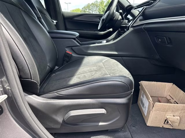 2024 Baltic Gray Metallic Clearcoat Jeep Grand Cherokee Altitude RWD SUV