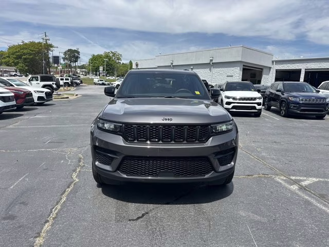 2024 Baltic Gray Metallic Clearcoat Jeep Grand Cherokee Altitude RWD SUV