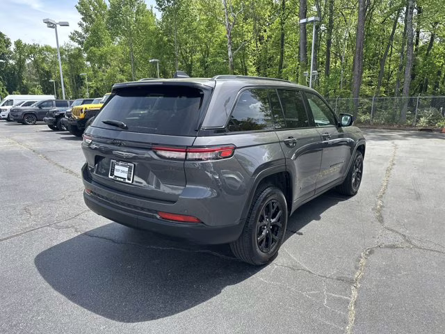 2024 Baltic Gray Metallic Clearcoat Jeep Grand Cherokee Altitude RWD SUV