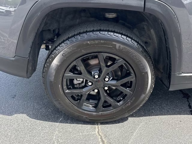 2024 Baltic Gray Metallic Clearcoat Jeep Grand Cherokee Altitude RWD SUV