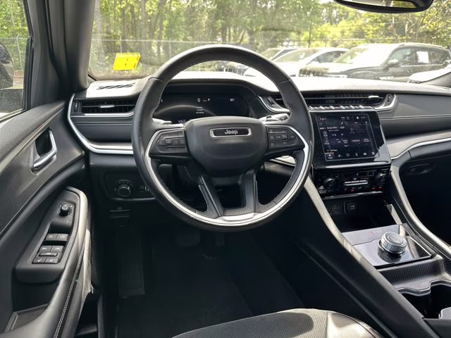 2024 Baltic Gray Metallic Clearcoat Jeep Grand Cherokee Altitude RWD SUV