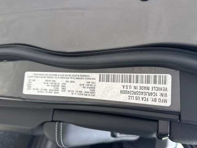 2024 Baltic Gray Metallic Clearcoat Jeep Grand Cherokee Altitude RWD SUV