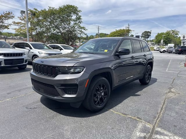 2024 Baltic Gray Metallic Clearcoat Jeep Grand Cherokee Altitude RWD SUV