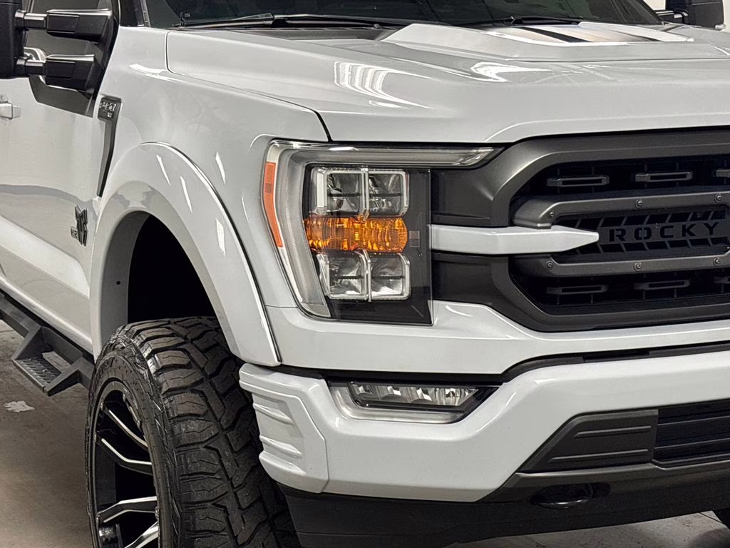 2021 White Metallic Ford F-150 XLT 4X4 Truck