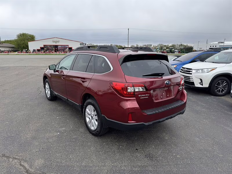 2017 Venetian Red Pearl Subaru Outback 2.5i Premium AWD Crossover