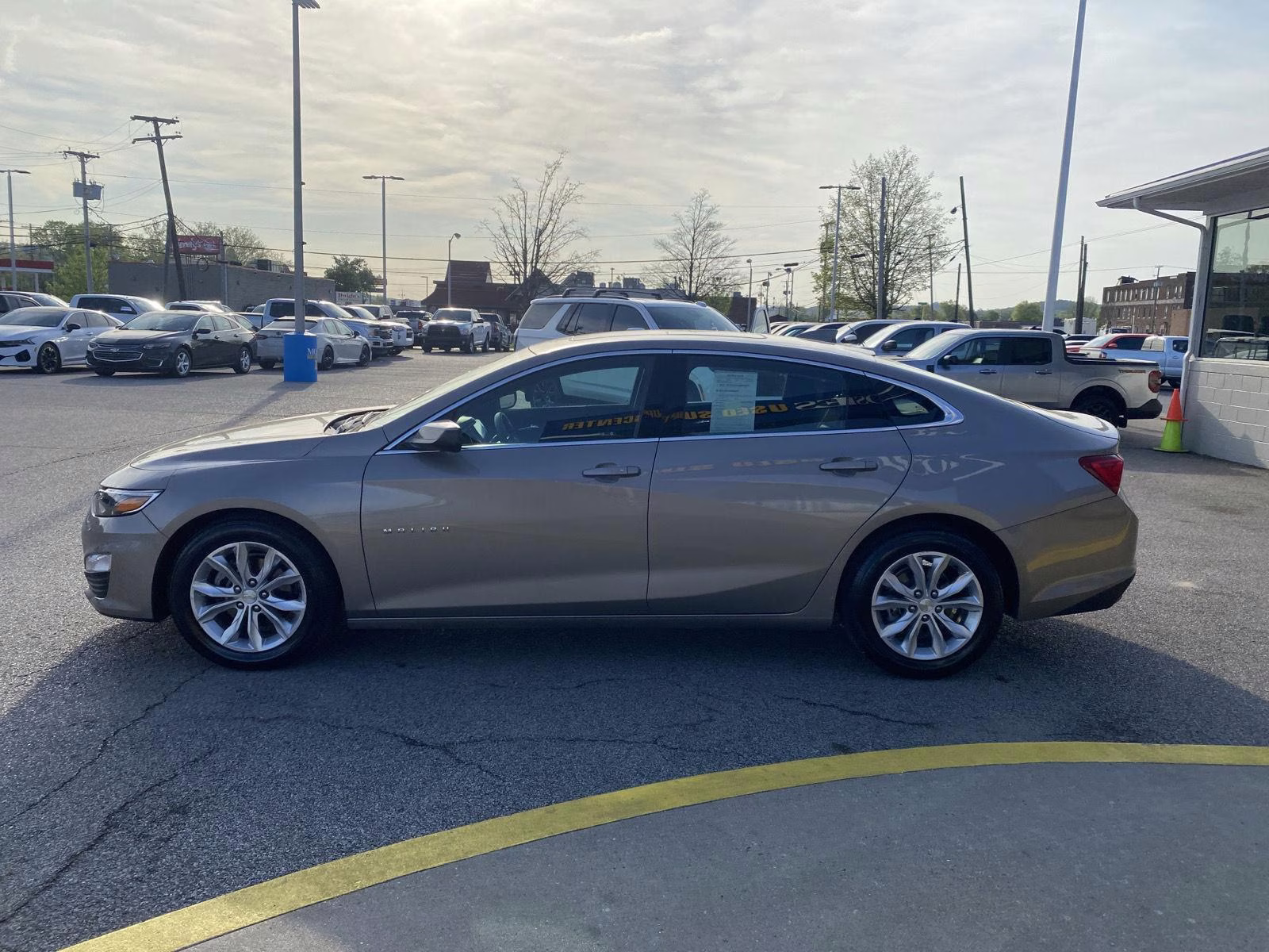 2023 Mineral Gray Metallic Chevrolet Malibu LT FWD Sedan