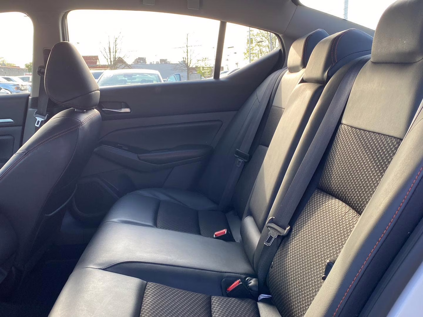 2024 Glacier White Nissan Altima 2.5 SR FWD Sedan