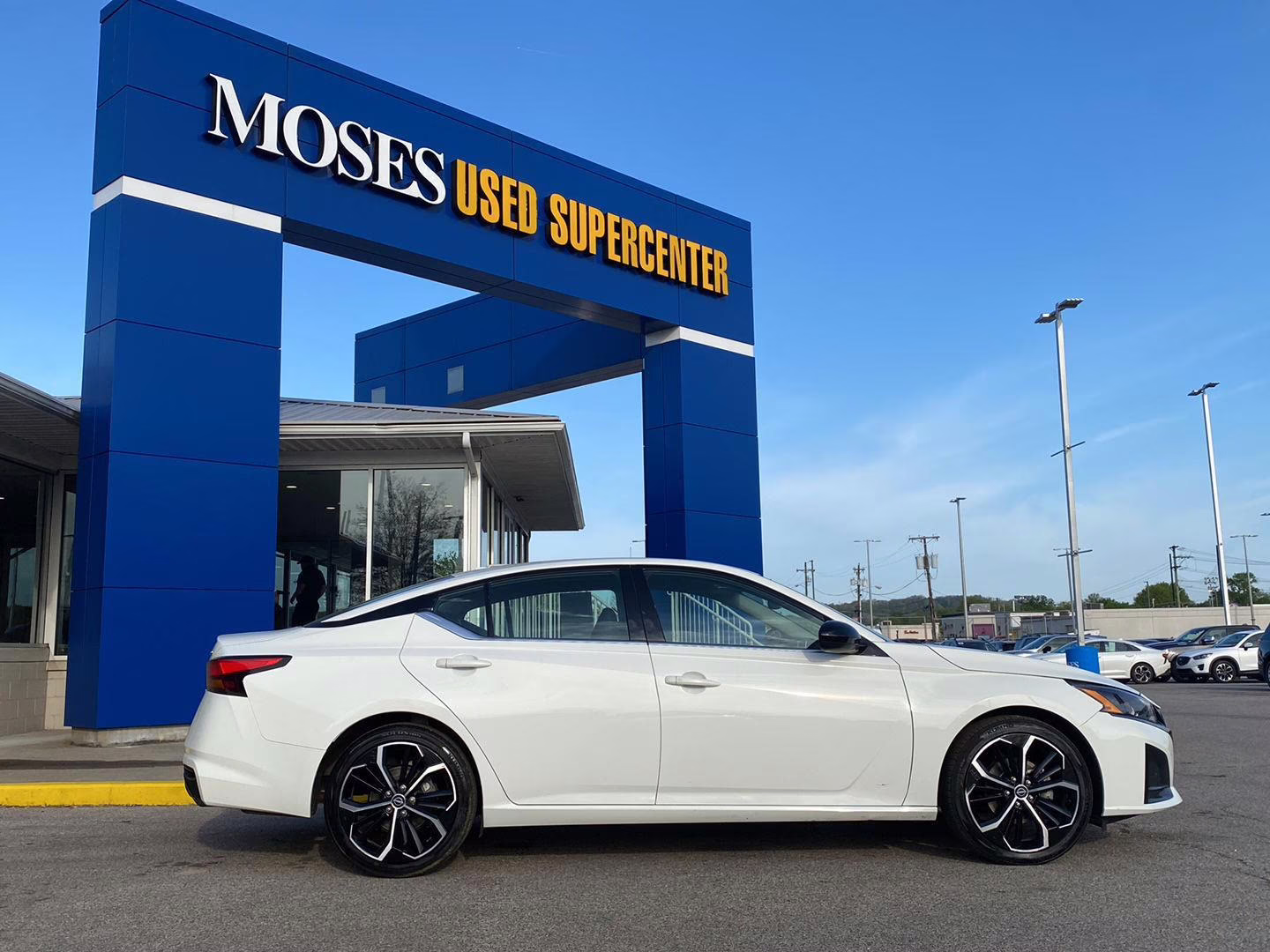 2024 Glacier White Nissan Altima 2.5 SR FWD Sedan