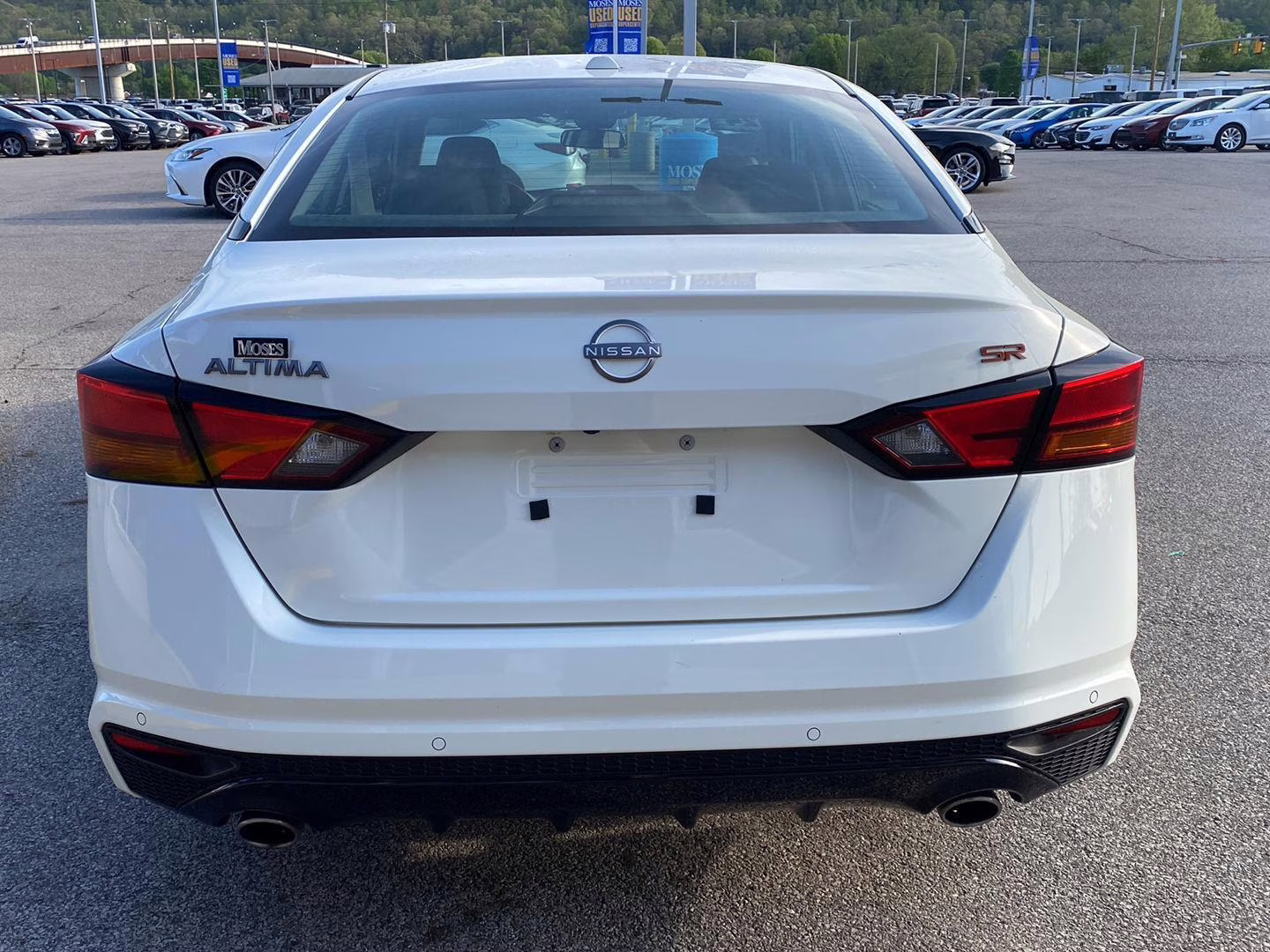 2024 Glacier White Nissan Altima 2.5 SR FWD Sedan