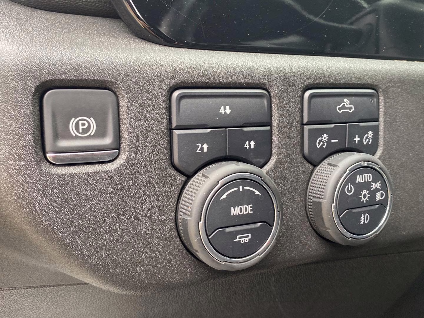 2025 Summit White Chevrolet Silverado 2500HD LT 4X4 Truck