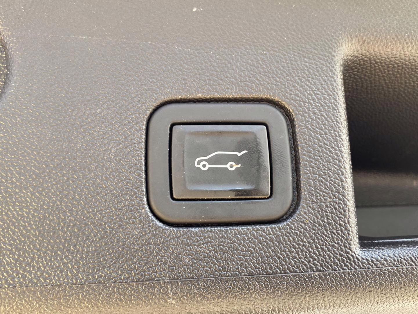 2024 Iridescent Pearl Tricoat Chevrolet Equinox LT AWD SUV