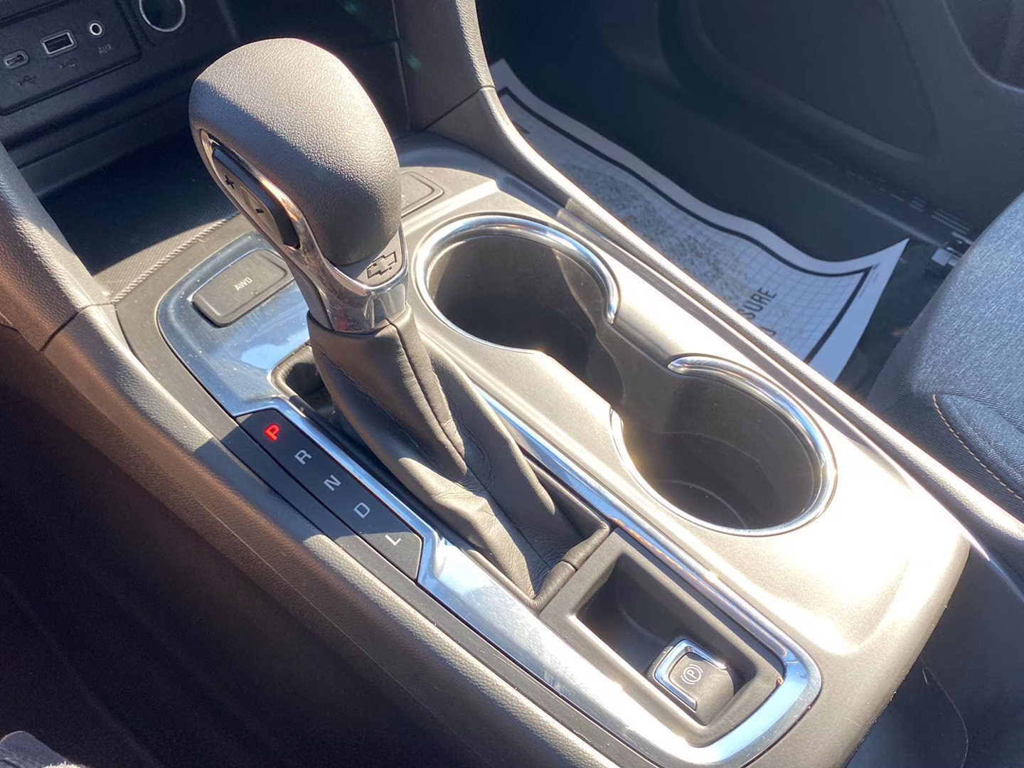 2024 Iridescent Pearl Tricoat Chevrolet Equinox LT AWD SUV