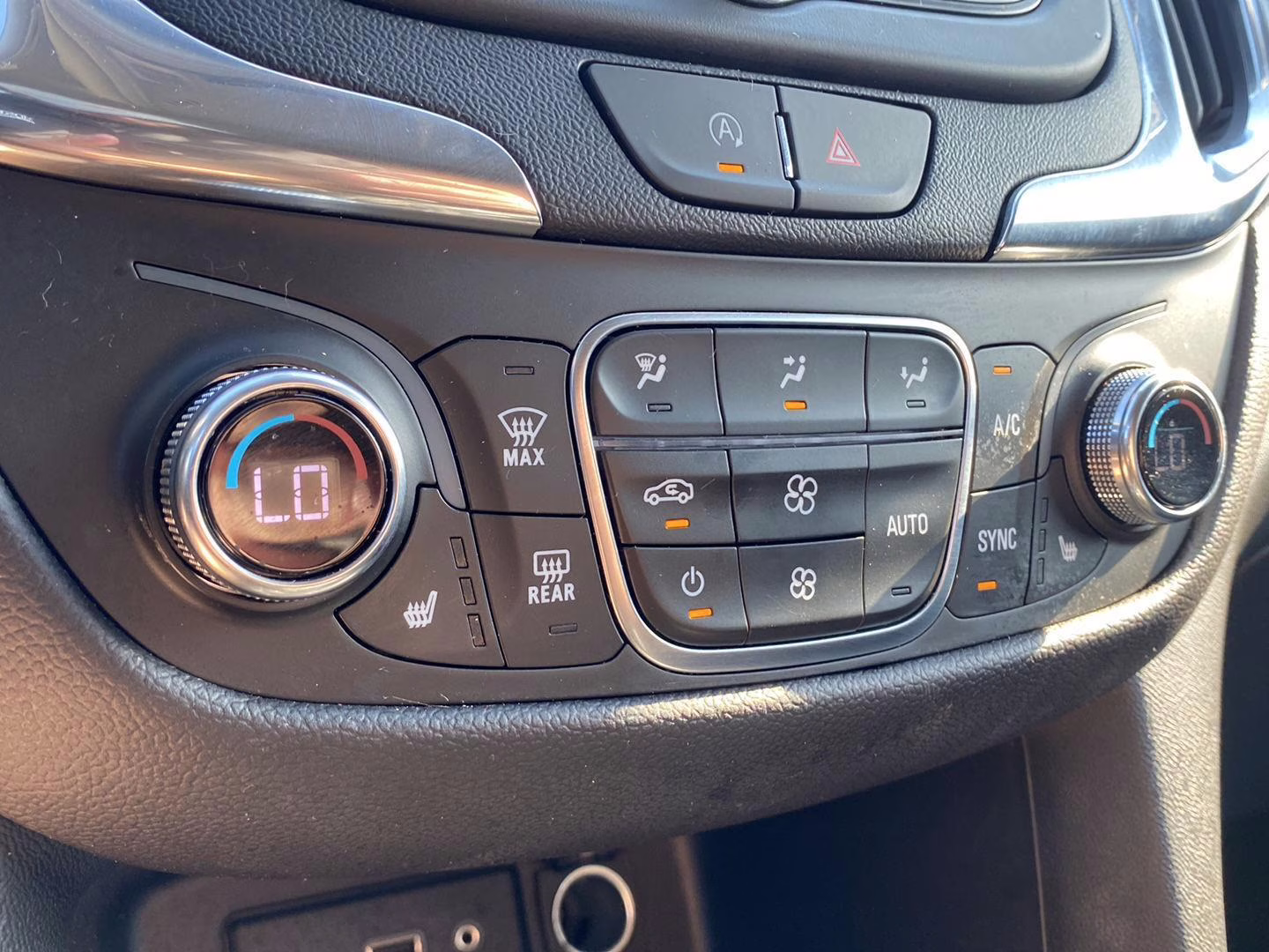 2024 Iridescent Pearl Tricoat Chevrolet Equinox LT AWD SUV