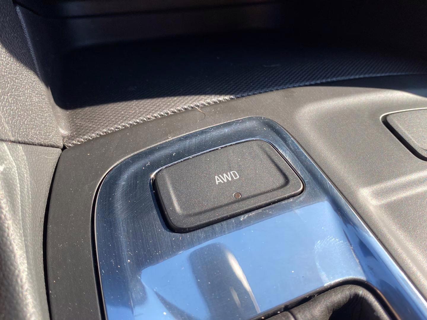 2024 Iridescent Pearl Tricoat Chevrolet Equinox LT AWD SUV