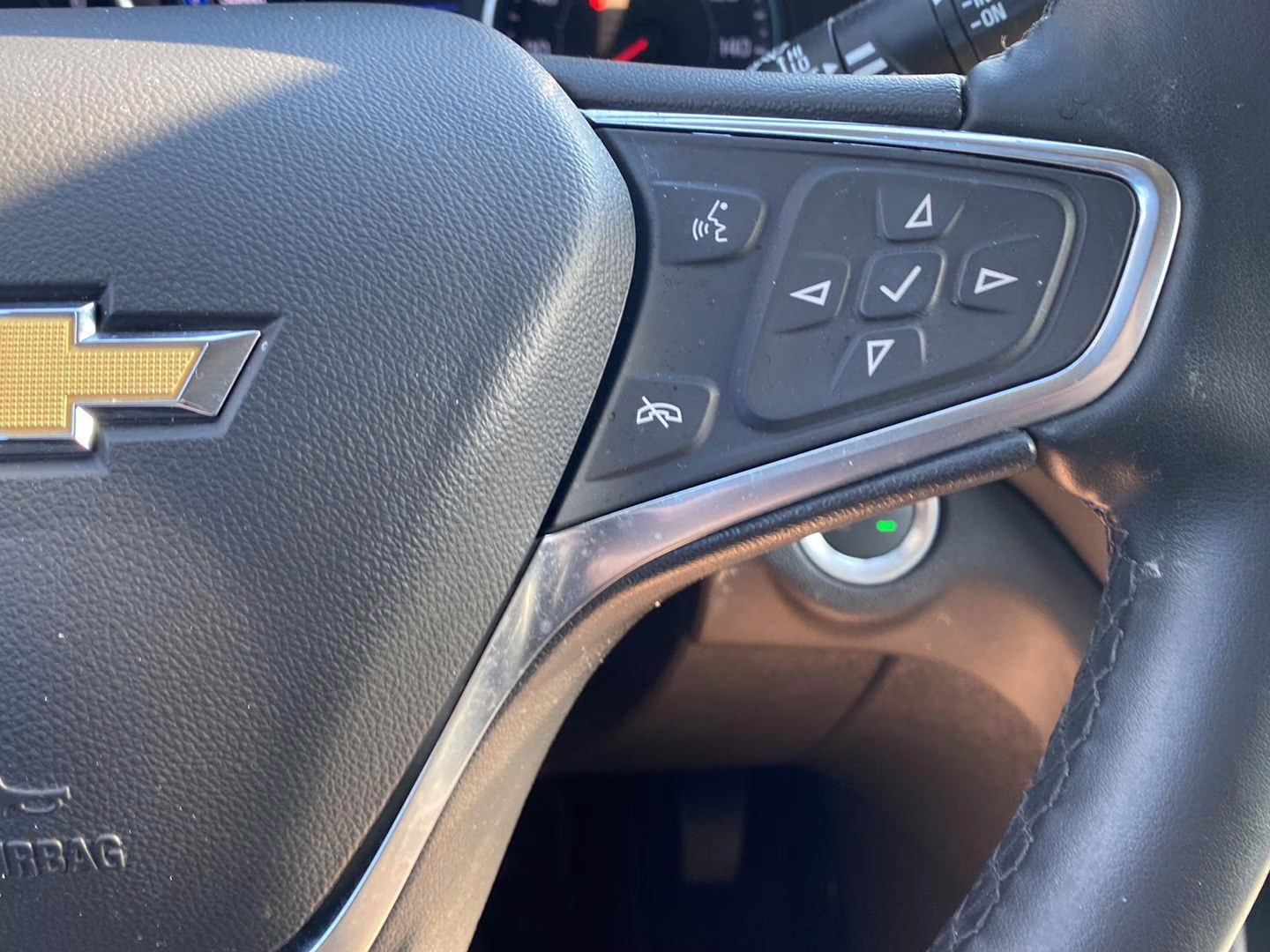 2024 Iridescent Pearl Tricoat Chevrolet Equinox LT AWD SUV